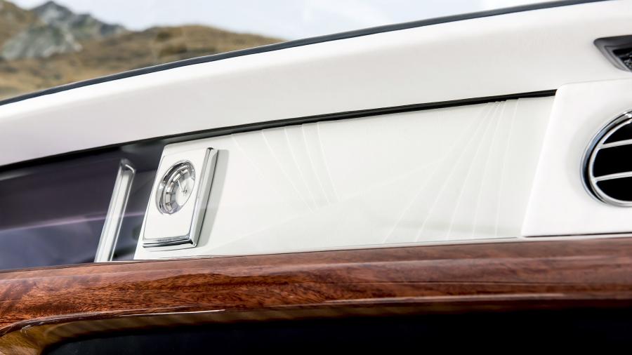 Детали интерьера Rolls-Royce Phantom 2017 года  (WW) (фото 42 из 75)